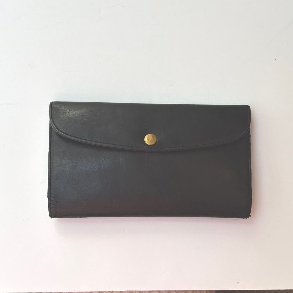 Vintage Coach Classic Black Leather Wallet with Brass Snap
